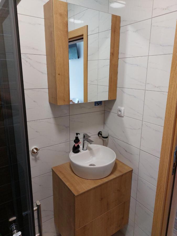 Srebrna Laguna Apartment Veliko Gradiste Bagian luar foto