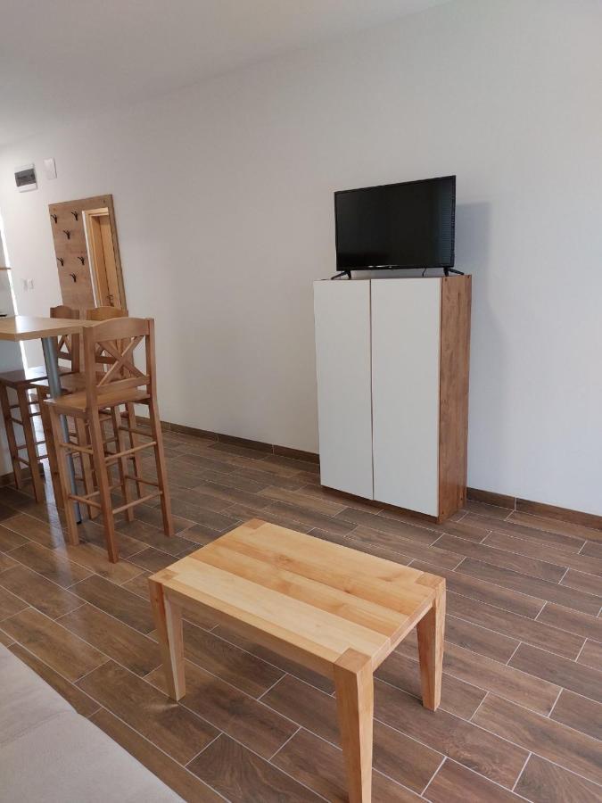 Srebrna Laguna Apartment Veliko Gradiste Bagian luar foto